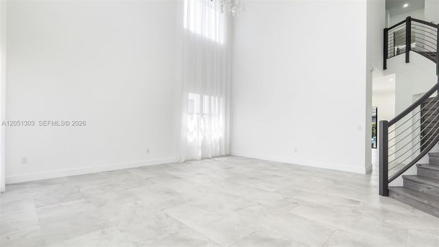8900 NW 161st Ter, Miami Lakes, FL 33018