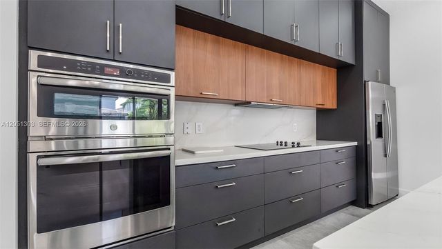 8900 NW 161st Ter, Miami Lakes, FL 33018