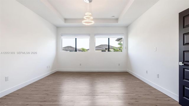 8900 NW 161st Ter, Miami Lakes, FL 33018