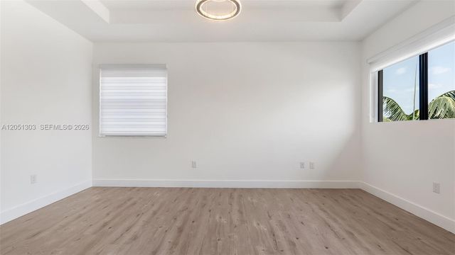 8900 NW 161st Ter, Miami Lakes, FL 33018