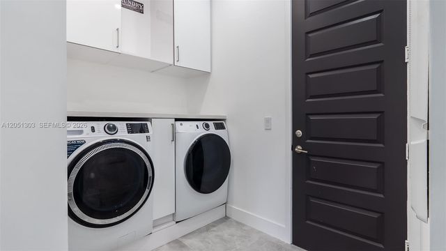 8900 NW 161st Ter, Miami Lakes, FL 33018