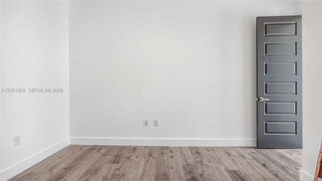 8900 NW 161st Ter, Miami Lakes, FL 33018