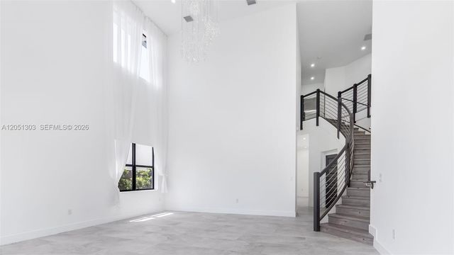 8900 NW 161st Ter, Miami Lakes, FL 33018