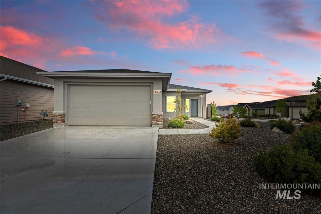 5707 W Elk Trail St, Boise, ID 83714