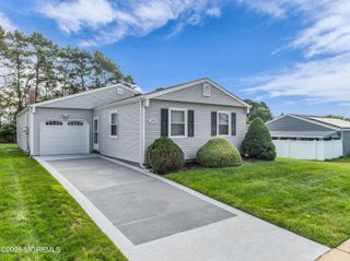 193 Torrey Pines Drive, Toms River, NJ 08757