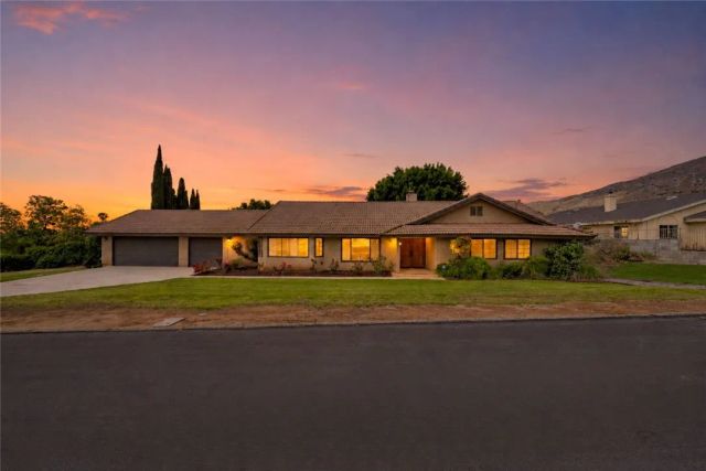 6884 Darlene, Jurupa Valley, CA 92509