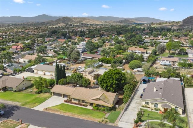 6884 Darlene, Jurupa Valley, CA 92509