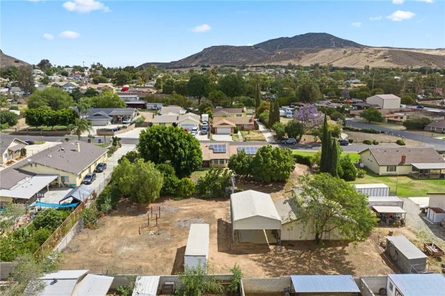 6884 Darlene, Jurupa Valley, CA 92509