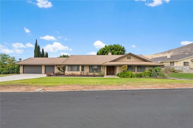 6884 Darlene, Jurupa Valley, CA 92509