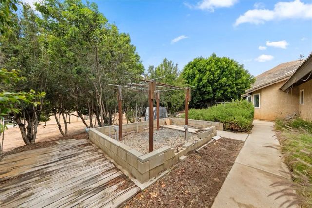 6884 Darlene, Jurupa Valley, CA 92509