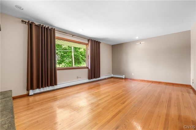 464 Oakdale Avenue, Utica, NY 13502