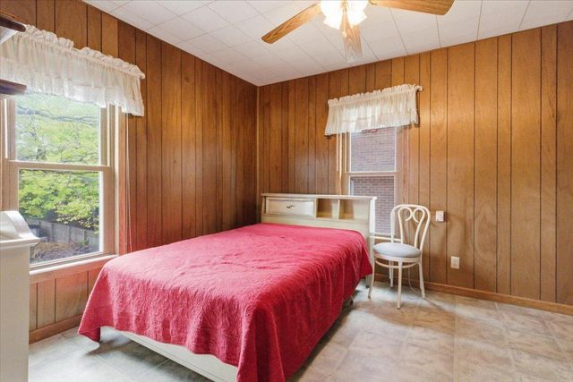 1810 Dupont Avenue N, Minneapolis, MN 55411