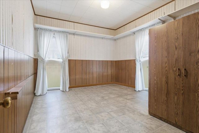 1810 Dupont Avenue N, Minneapolis, MN 55411