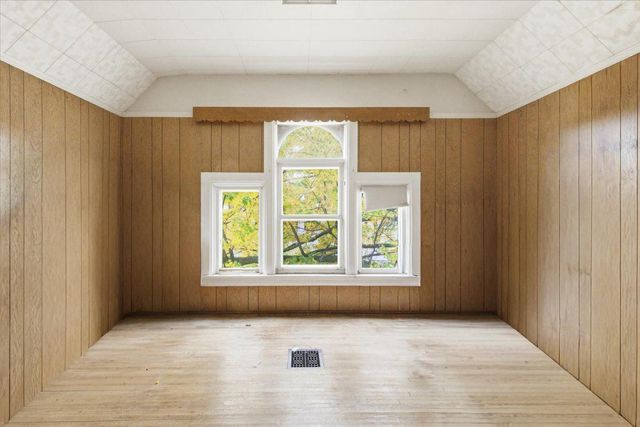 1810 Dupont Avenue N, Minneapolis, MN 55411