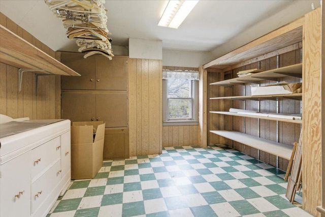 1810 Dupont Avenue N, Minneapolis, MN 55411