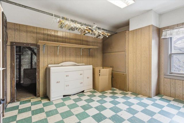 1810 Dupont Avenue N, Minneapolis, MN 55411