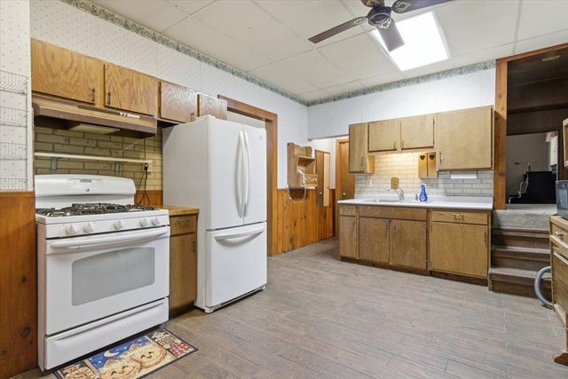 1810 Dupont Avenue N, Minneapolis, MN 55411