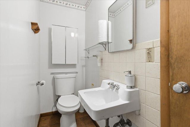 1810 Dupont Avenue N, Minneapolis, MN 55411