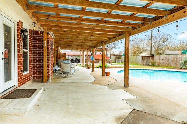 509 Humble Drive, West Columbia, TX 77486