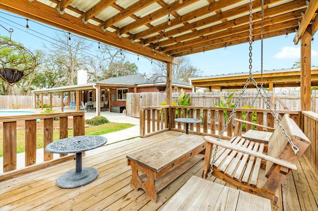 509 Humble Drive, West Columbia, TX 77486