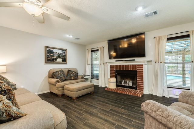 509 Humble Drive, West Columbia, TX 77486