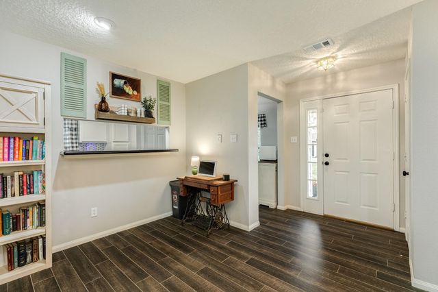 509 Humble Drive, West Columbia, TX 77486