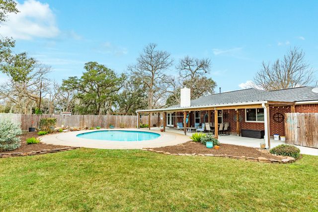 509 Humble Drive, West Columbia, TX 77486