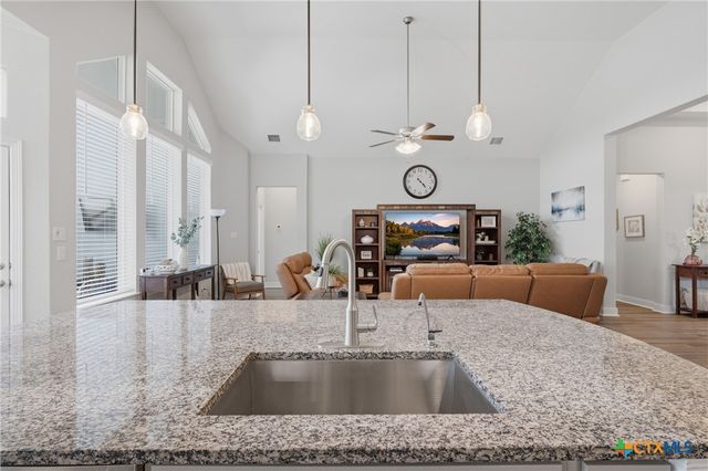 3204 Joshs Way, Marion, TX 78124