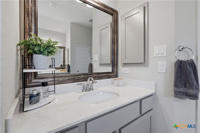 3204 Joshs Way, Marion, TX 78124