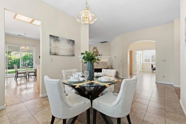 3808 Guildford Ln, Modesto, CA 95355