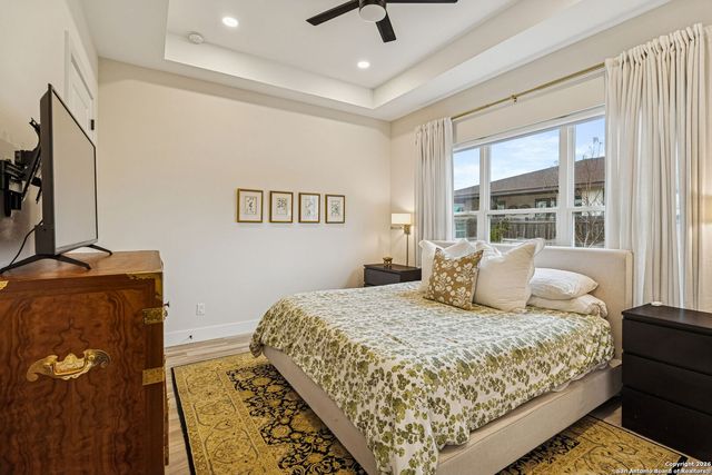 108 Parlin Ln, Fredericksburg, TX 78624