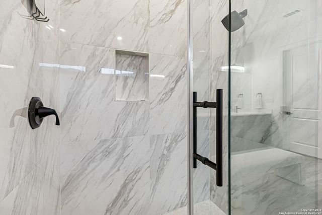 108 Parlin Ln, Fredericksburg, TX 78624