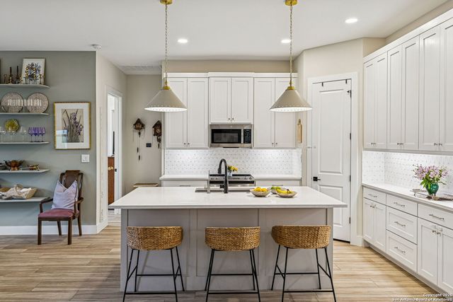 108 Parlin Ln, Fredericksburg, TX 78624