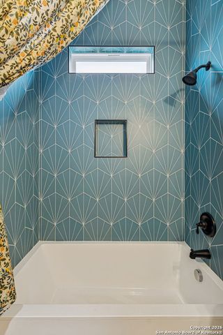 108 Parlin Ln, Fredericksburg, TX 78624