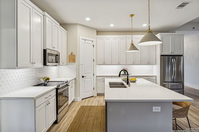 108 Parlin Ln, Fredericksburg, TX 78624