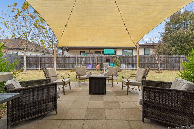 108 Parlin Ln, Fredericksburg, TX 78624