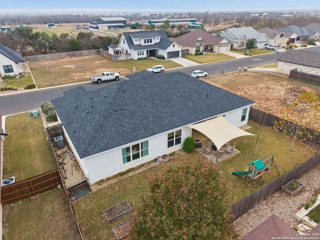 108 Parlin Ln, Fredericksburg, TX 78624