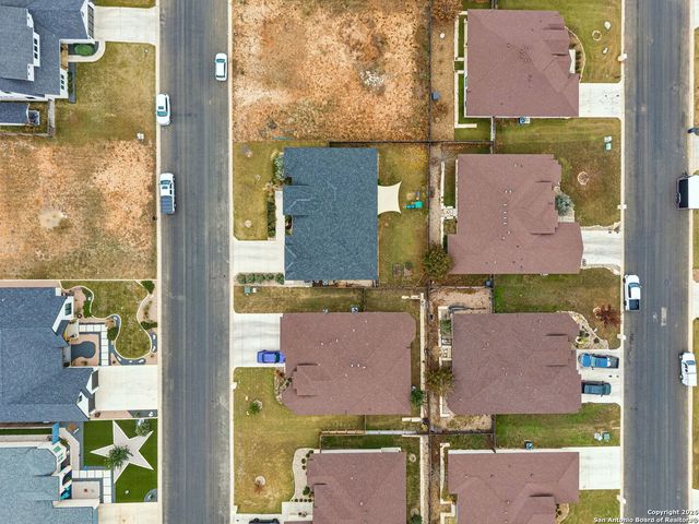 108 Parlin Ln, Fredericksburg, TX 78624