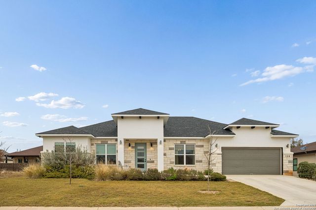 108 Parlin Ln, Fredericksburg, TX 78624