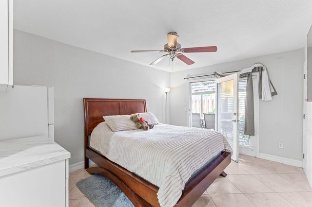 4236 Palm Bay Circle B, West Palm Beach, FL 33406