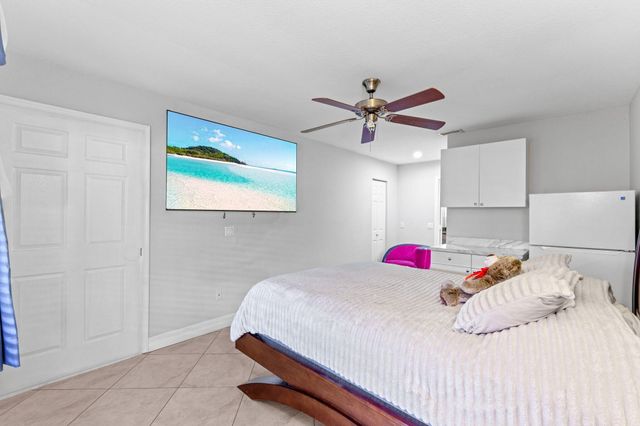 4236 Palm Bay Circle B, West Palm Beach, FL 33406