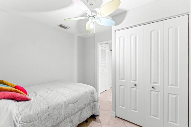 4236 Palm Bay Circle B, West Palm Beach, FL 33406