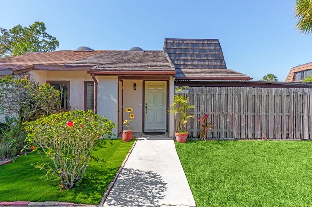 4236 Palm Bay Circle B, West Palm Beach, FL 33406