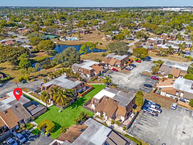 4236 Palm Bay Circle B, West Palm Beach, FL 33406