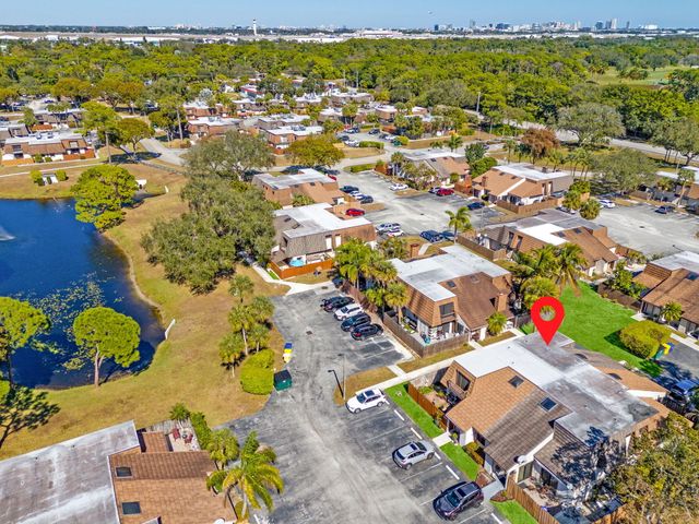 4236 Palm Bay Circle B, West Palm Beach, FL 33406