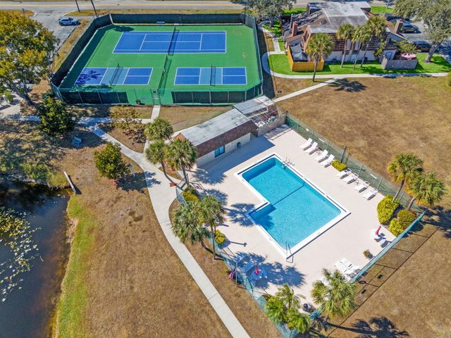 4236 Palm Bay Circle B, West Palm Beach, FL 33406