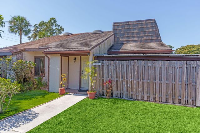 4236 Palm Bay Circle B, West Palm Beach, FL 33406