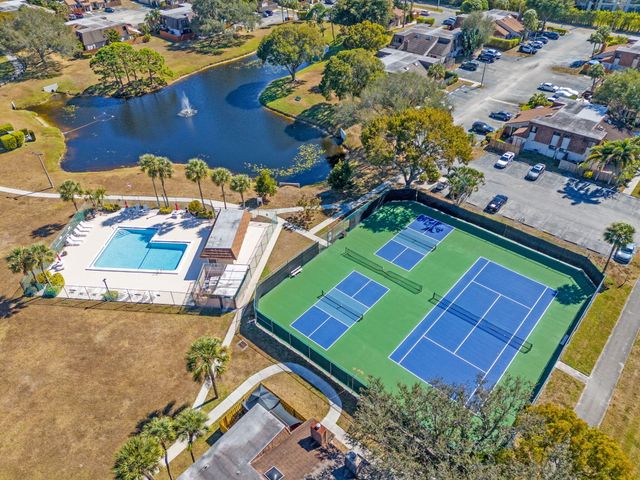 4236 Palm Bay Circle B, West Palm Beach, FL 33406