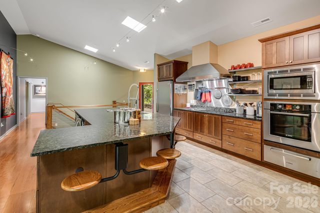 1760 Winding Creek Drive, Waynesville, NC 28786