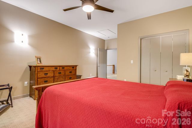 1760 Winding Creek Drive, Waynesville, NC 28786